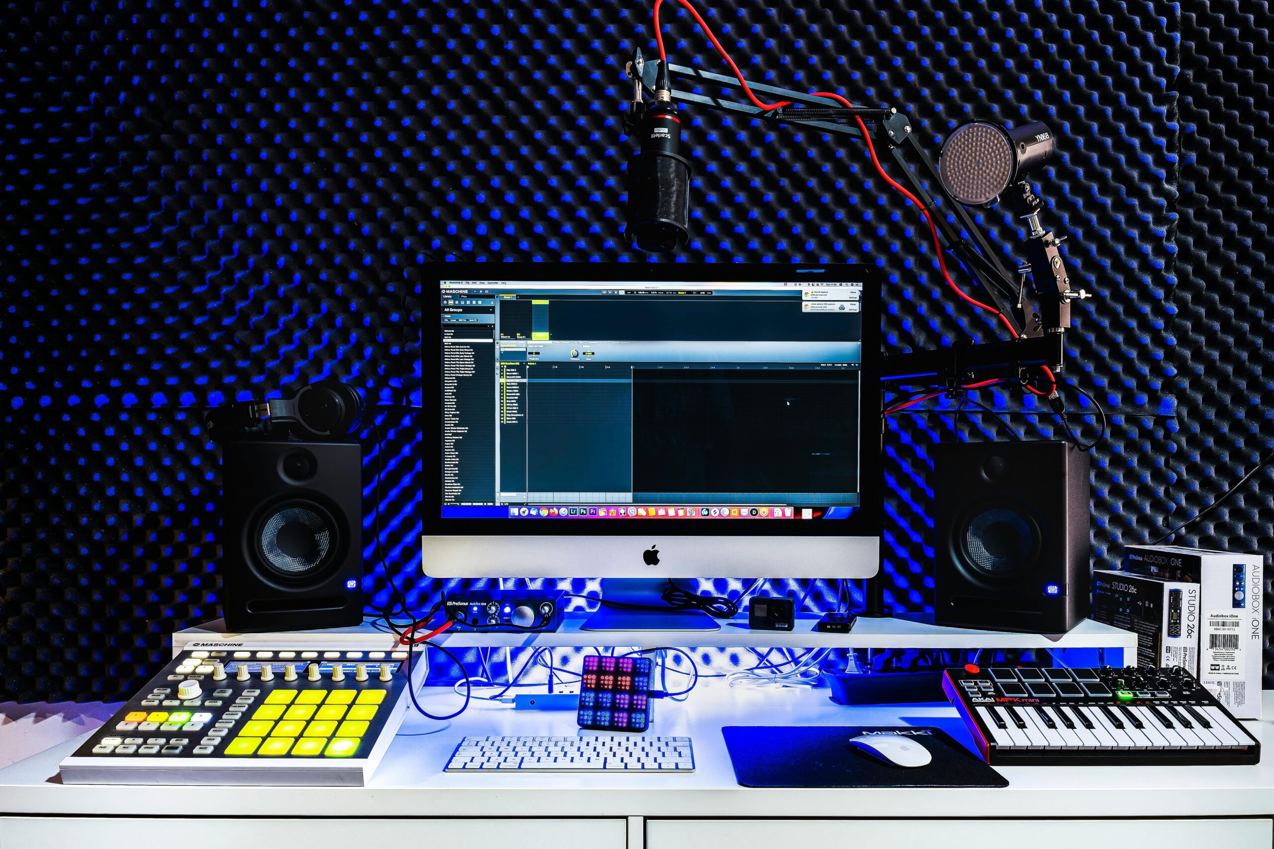 MONITERS